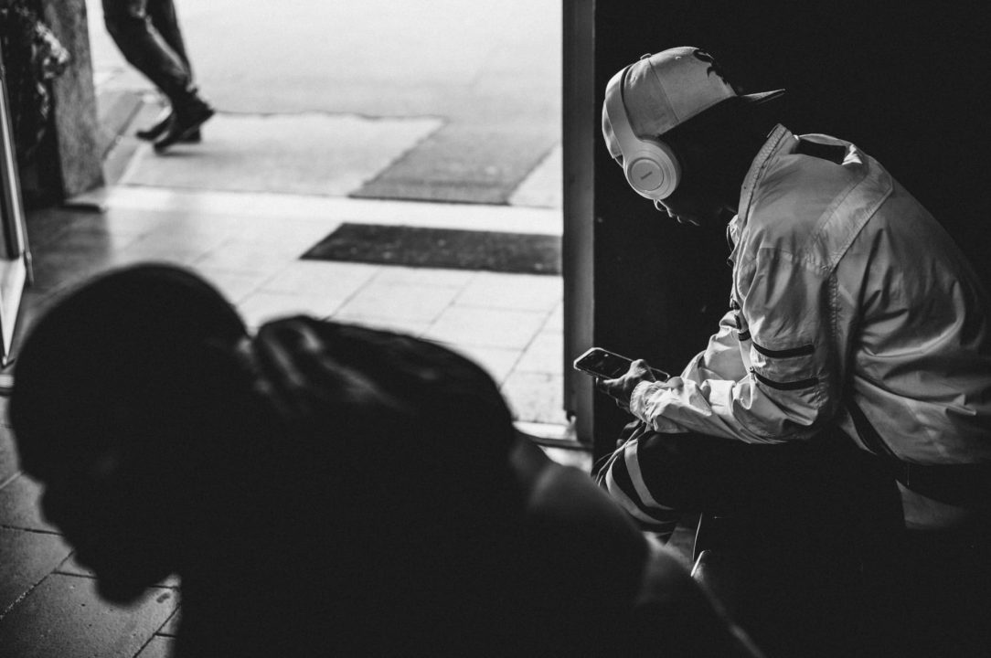 France, Bayonne, May 29 2024, Pausa is the reception centre for refugee migrant and asymul seekers after they have crossed the border between France and Spain. They rest here for a few days before setting off again. Here, migrants in Pausa s refectory. Photograph by Guillaume FAUVEAU / HANS LUCAS for LIBERATION.
France, Bayonne, 29 Mai 2024, Pausa est le centre d accueil des migrants, refugies et demandeurs d asile apres qu ils aient passe la frontiere entre la France et l Espagne. Il s y reposent quelques jours avant de reprendre leur route. Ici des migrants dans la salle du refectoire de Pausa. Photographie par Guillaume FAUVEAU / HANS LUCAS pour LIBERATION.